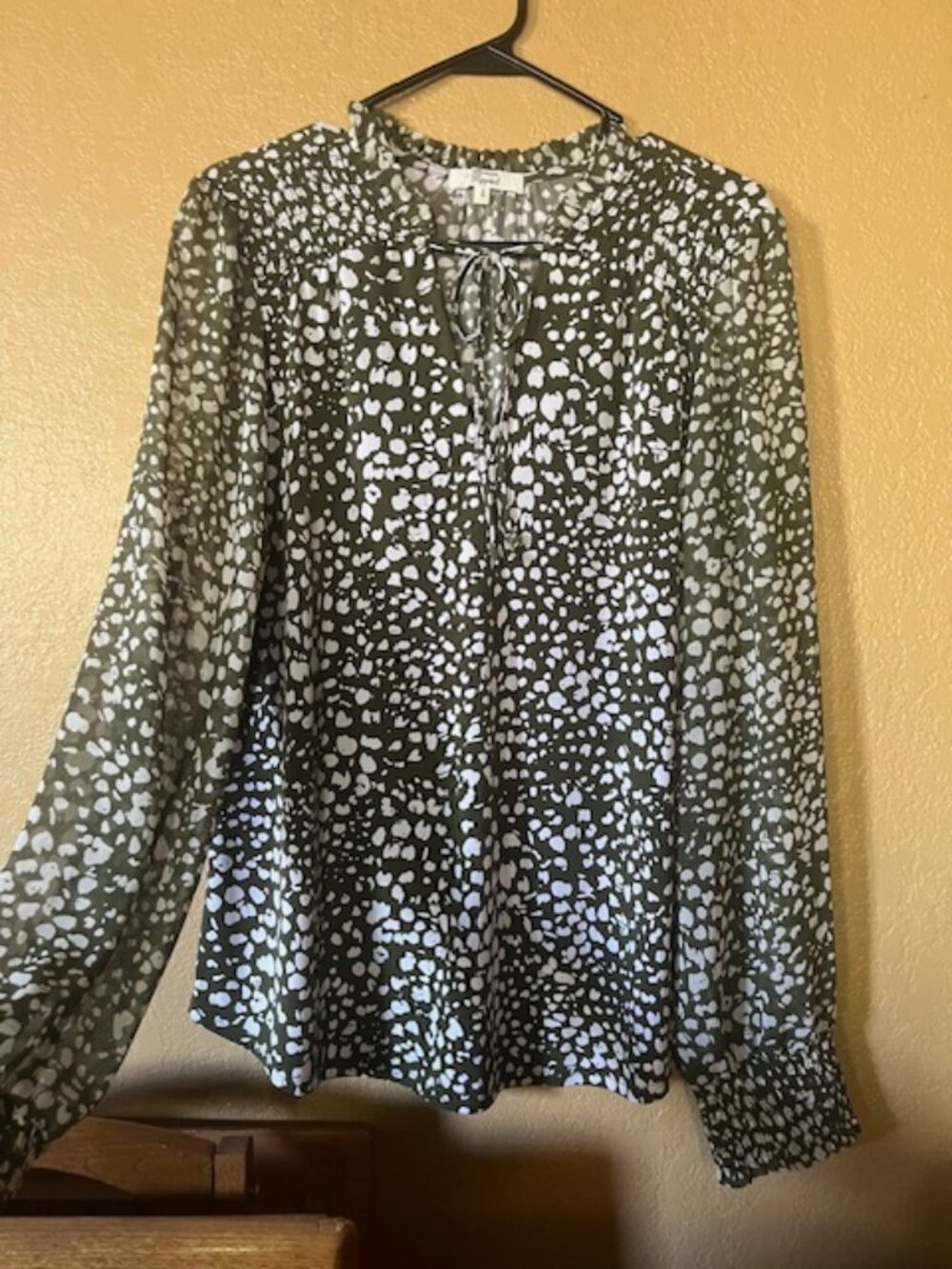 Beacon Apparel, XL, Olive Green and White LS Blouse